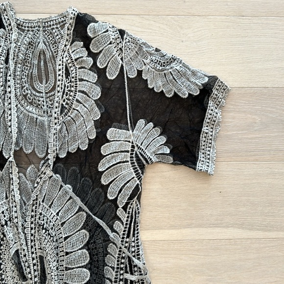 Embroidered kimono - Picture 2 of 3